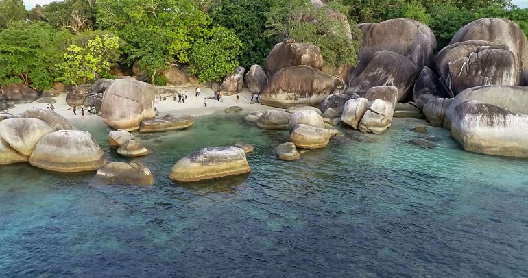 Alasan Pilih berwisata di Belitung - Agatha Tour