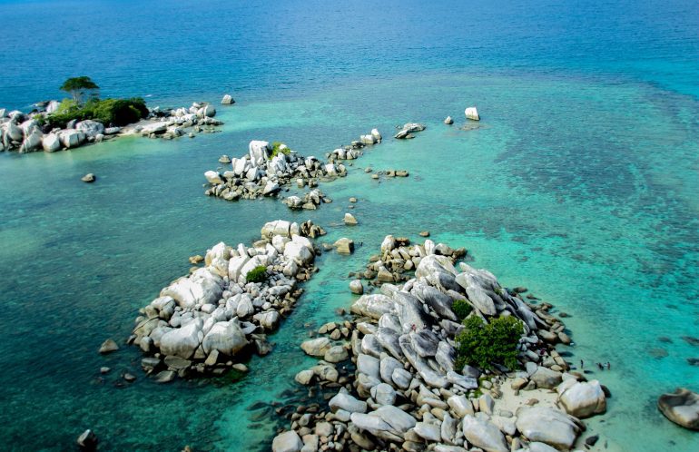 Paket Tour belitung - Destinasi terpopuler di belitung - Agatha Tour
