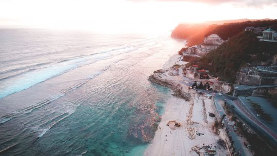 Pantai Melasti - Tempat wisata Bali Terpopuler - Agatha Tour