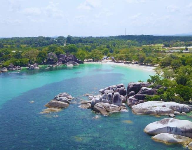 https://agathatour.com/pesona-pantai-tanjung-tinggi-belitung/