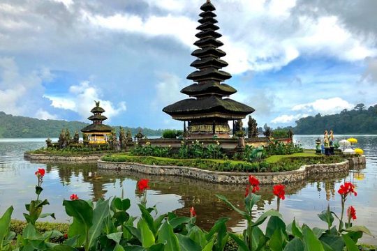 paket wisata bali 4 hari 3 malam termasuk tiket pesawat