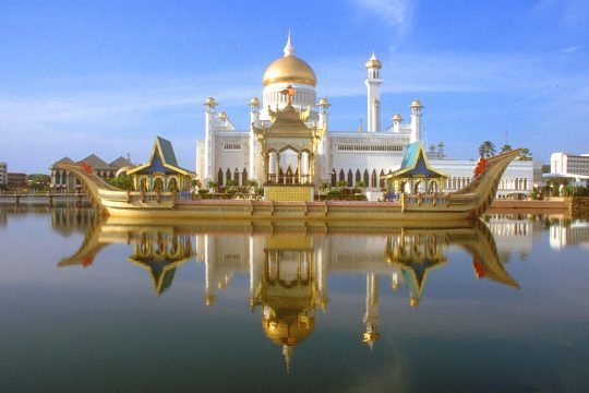 The Majestic Masjid Omar Ali Saifuddien Brunei