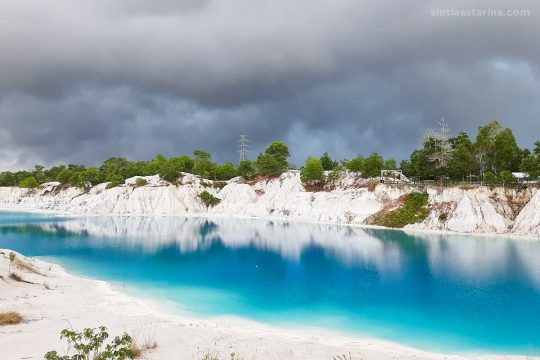 wisata danau kaolin bangka belitung