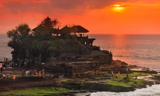 rekomendasi tempat melihat sunset di bali terbaik cocok untuk honeymoon