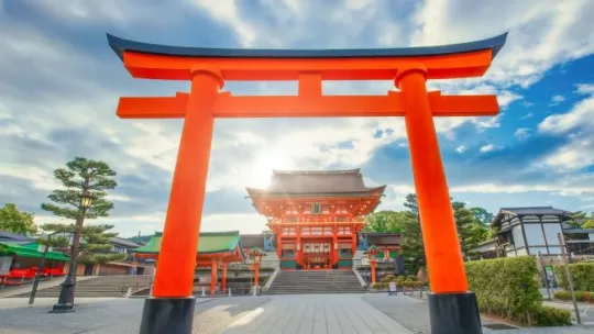 paket tour jepang edisi liburan sekolah - fushimi inari kyoto