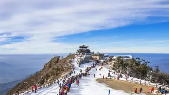 https://agathatour.com/paket-tour-korea-super-sale/