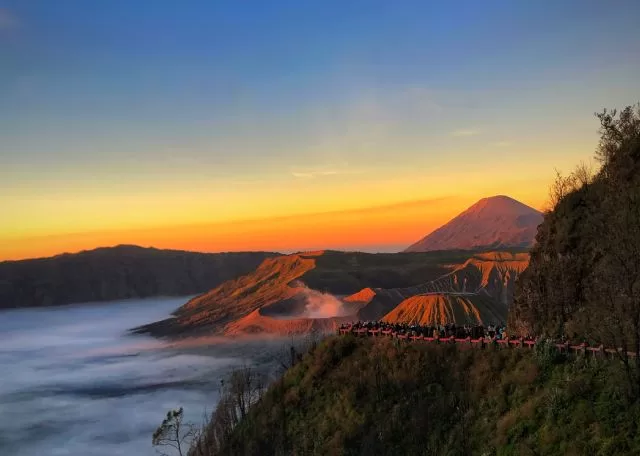 https://agathatour.com/paket-tour-malang-bromo-3-hari-2-malam