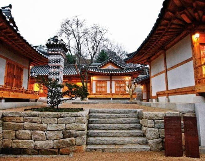 https://agathatour.com/tempat-wisata-yang-sering-muncul-di-film-drama-korea