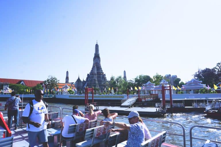 https://agathatour.com/7-tren-wisata-thailand-2025
